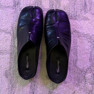 Happy Feeling | leather tabi slip on flats